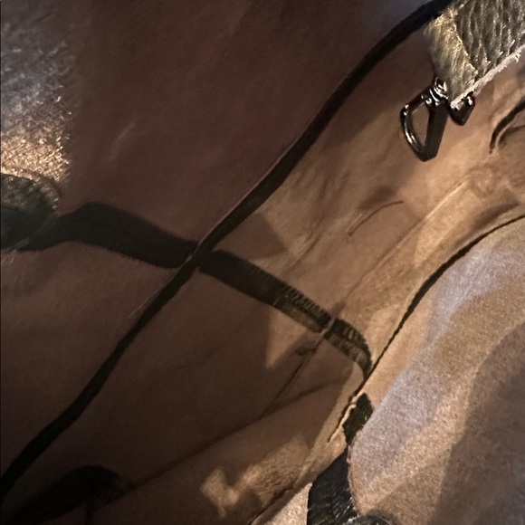 ANA FAYE NWT -Helena hobo bag in bronze metallic leather - Picture 7 of 8